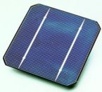 Une cellule photovoltaïque sert à capter les rayon du soleil et produit l'énergie solaire.